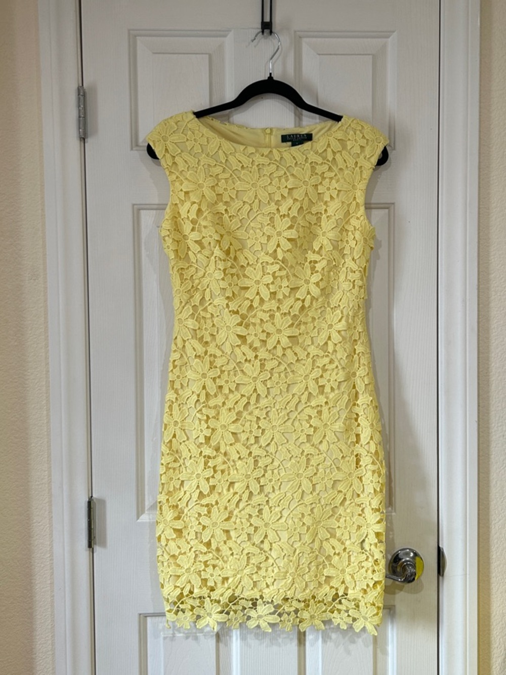 Lauren Ralph Lauren Yellow Floral Guipure Lace Sheath Dress - Size 6 - Picture 2 of 8